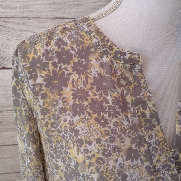 Adrianna Papell top, size Large yellow, white and - Picture 10 of 10